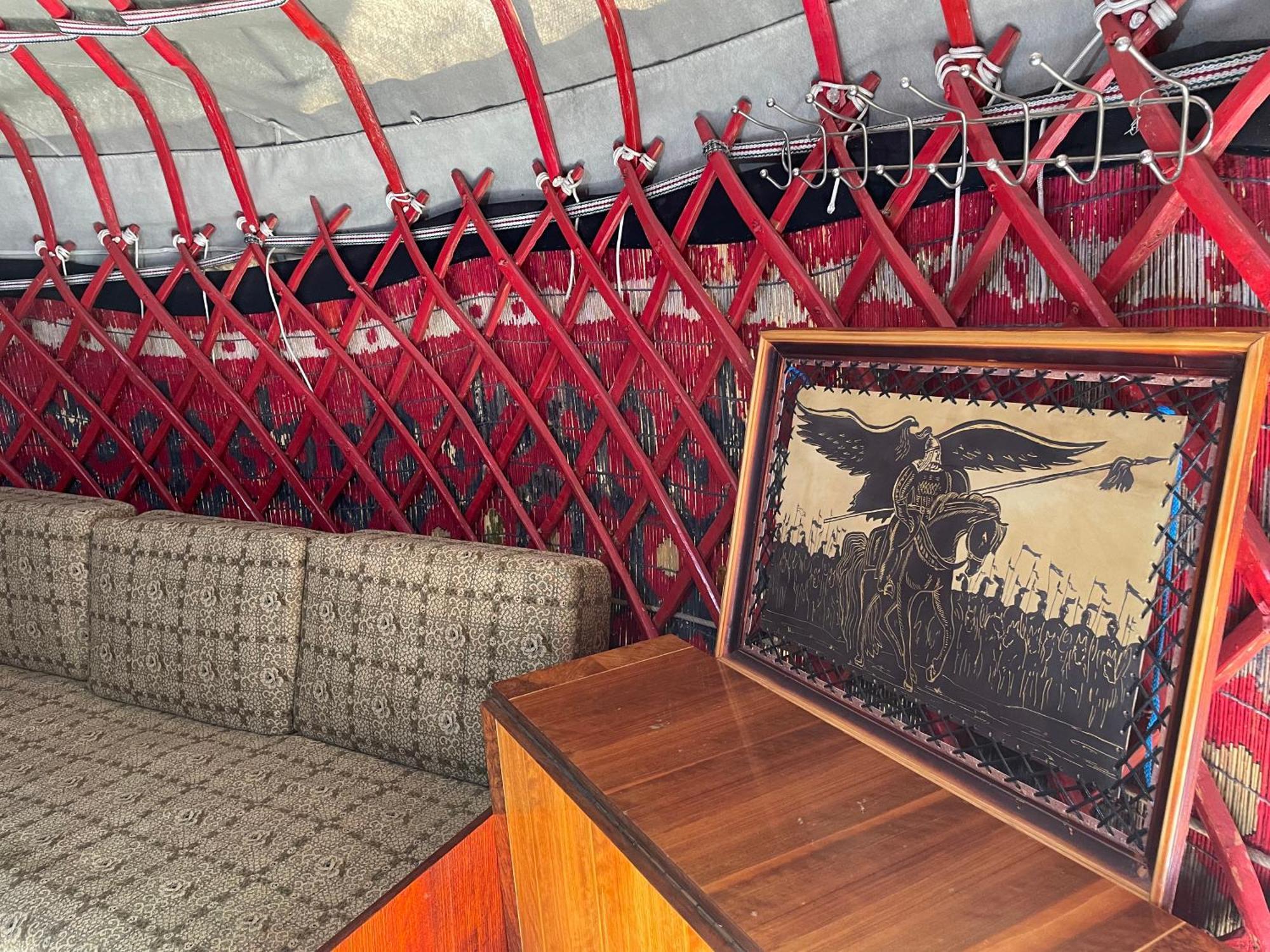 Duet Hostel & Hotel Karakol Phòng bức ảnh