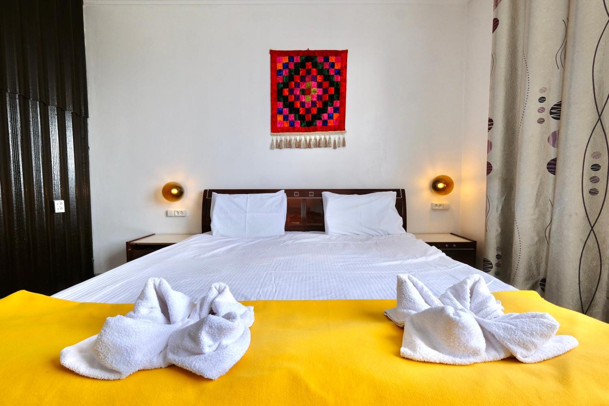 Duet Hostel & Hotel Karakol Ngoại thất bức ảnh