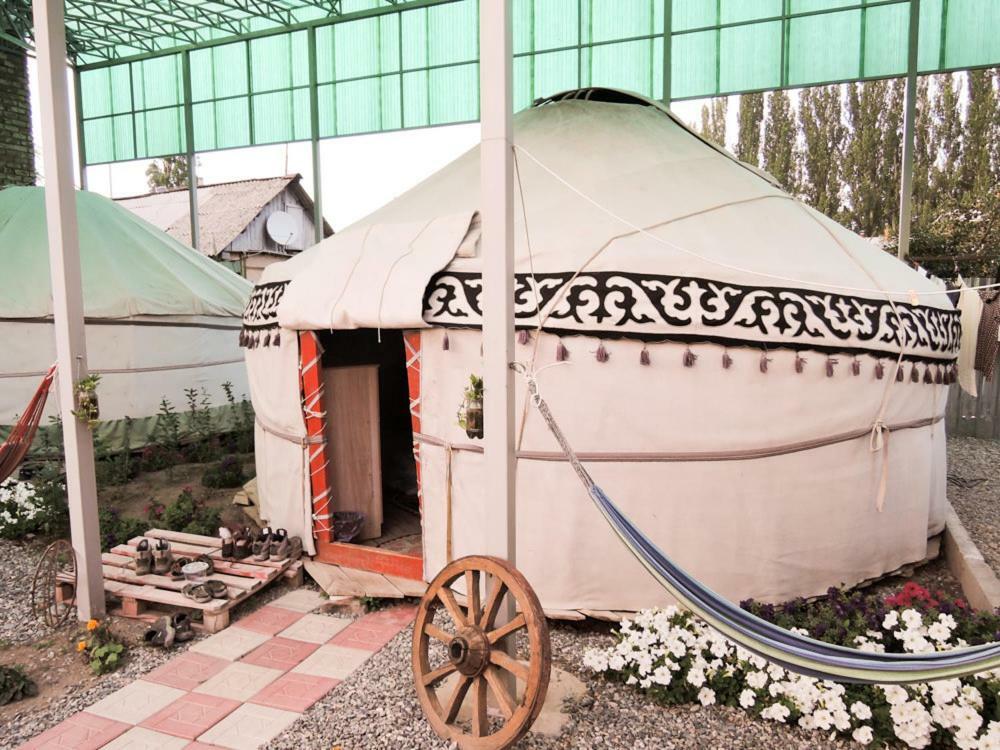 Duet Hostel & Hotel Karakol Ngoại thất bức ảnh